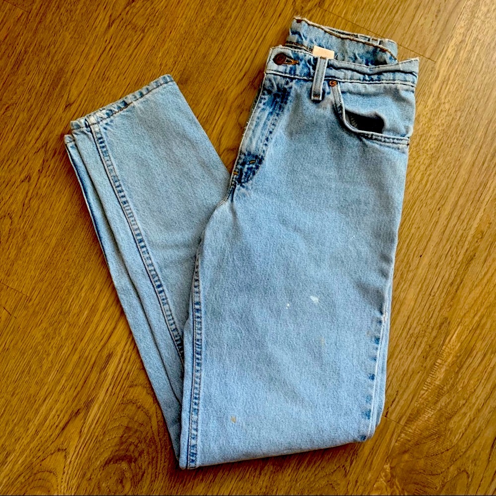 Vintage 550 Levi’s. Size 29 x 34. Tapered leg